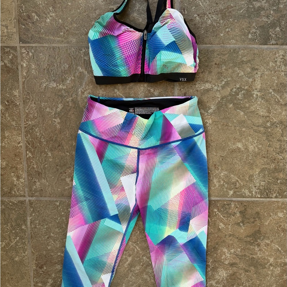 Victoria's Secret Sport Knockout Cropped pants & Sports Bra